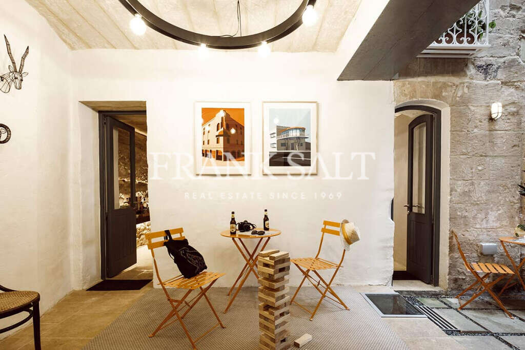 Valletta, ,5 BathroomsBathrooms,For Sale,FRSA-919074