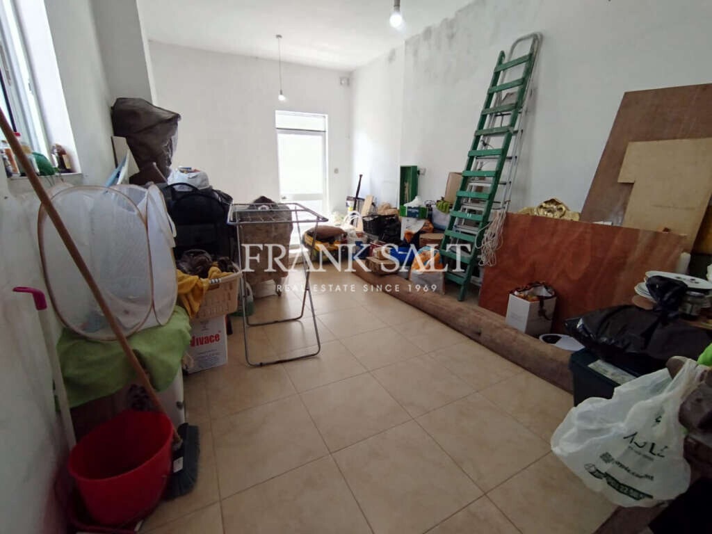 Zabbar, 2 Bedrooms Bedrooms, ,2 BathroomsBathrooms,For Sale,FRSA-919169