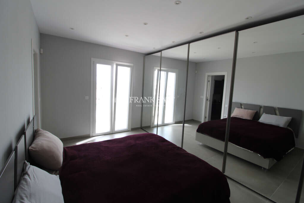 Swieqi, 3 Bedrooms Bedrooms, ,For Sale,FRSA-918642