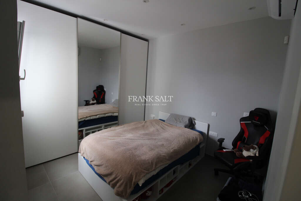 Swieqi, 3 Bedrooms Bedrooms, ,For Sale,FRSA-918642