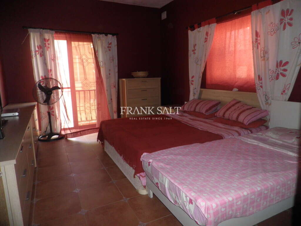 Zabbar, 3 Bedrooms Bedrooms, ,1 BathroomBathrooms,For Sale,FRSA-413143