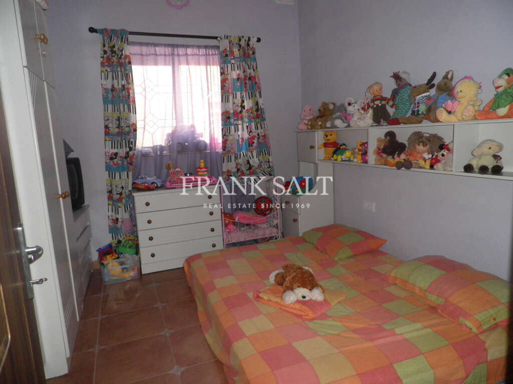 Zabbar, 3 Bedrooms Bedrooms, ,1 BathroomBathrooms,For Sale,FRSA-413143