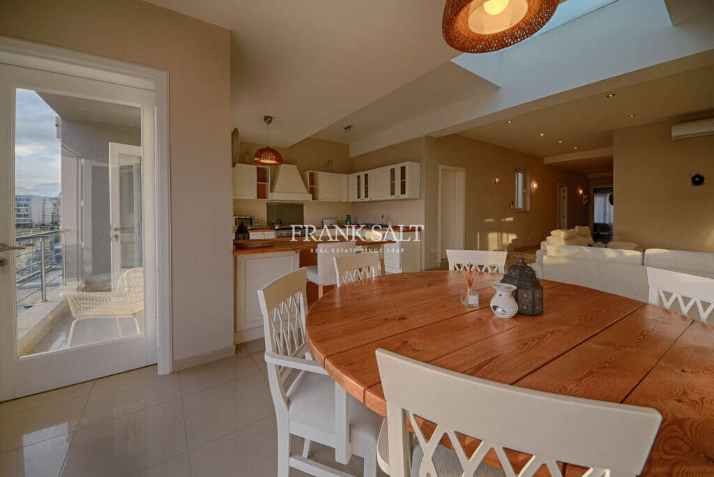 St Julians, 3 Bedrooms Bedrooms, ,1 BathroomBathrooms,For Sale,FRSA-918114