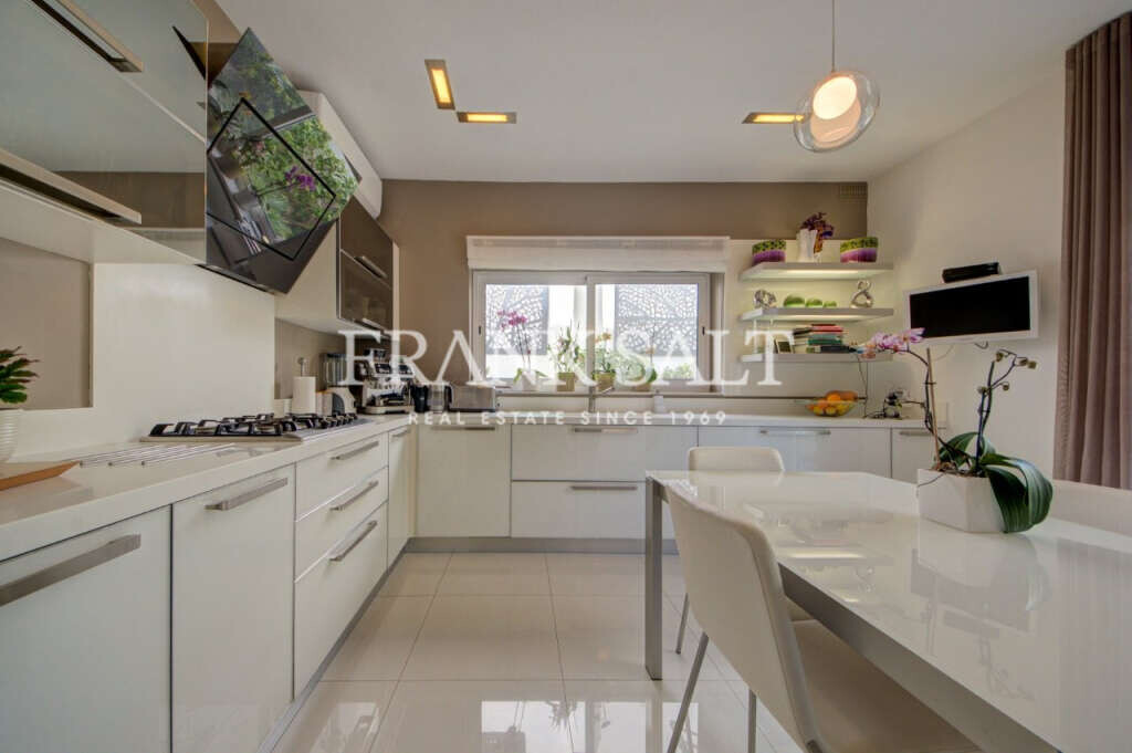 Bahar ic-Caghaq, 3 Bedrooms Bedrooms, ,For Sale,FRSA-918929