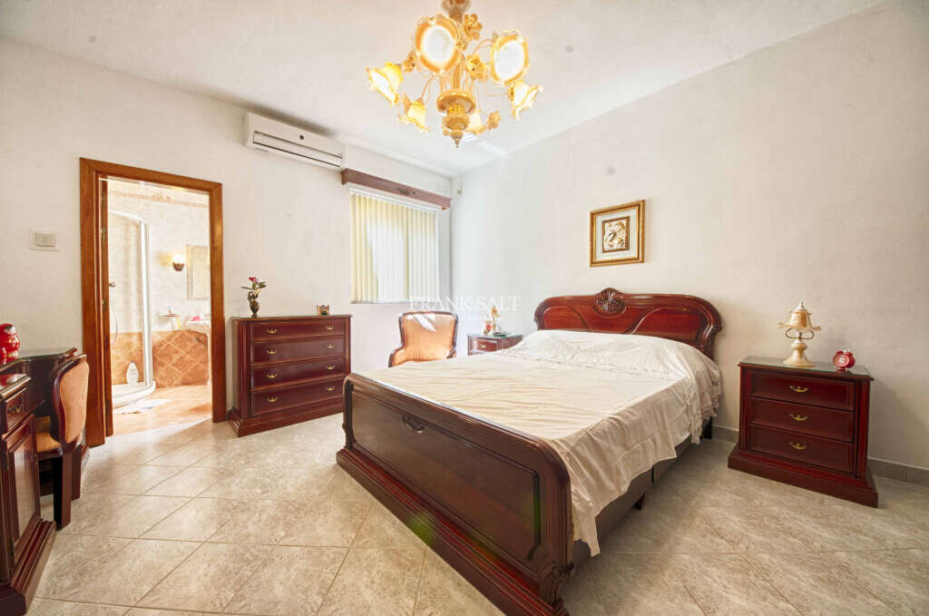 Tarxien, 3 Bedrooms Bedrooms, ,2 BathroomsBathrooms,For Sale,FRSA-420122