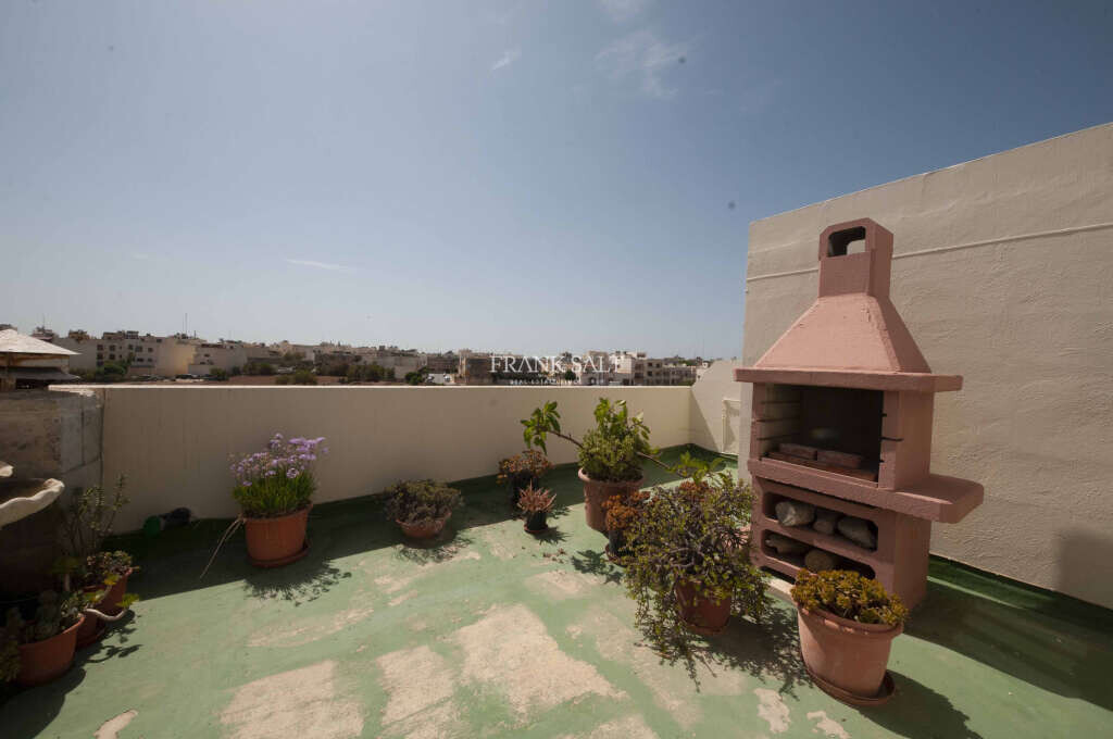 Tarxien, 3 Bedrooms Bedrooms, ,2 BathroomsBathrooms,For Sale,FRSA-420122