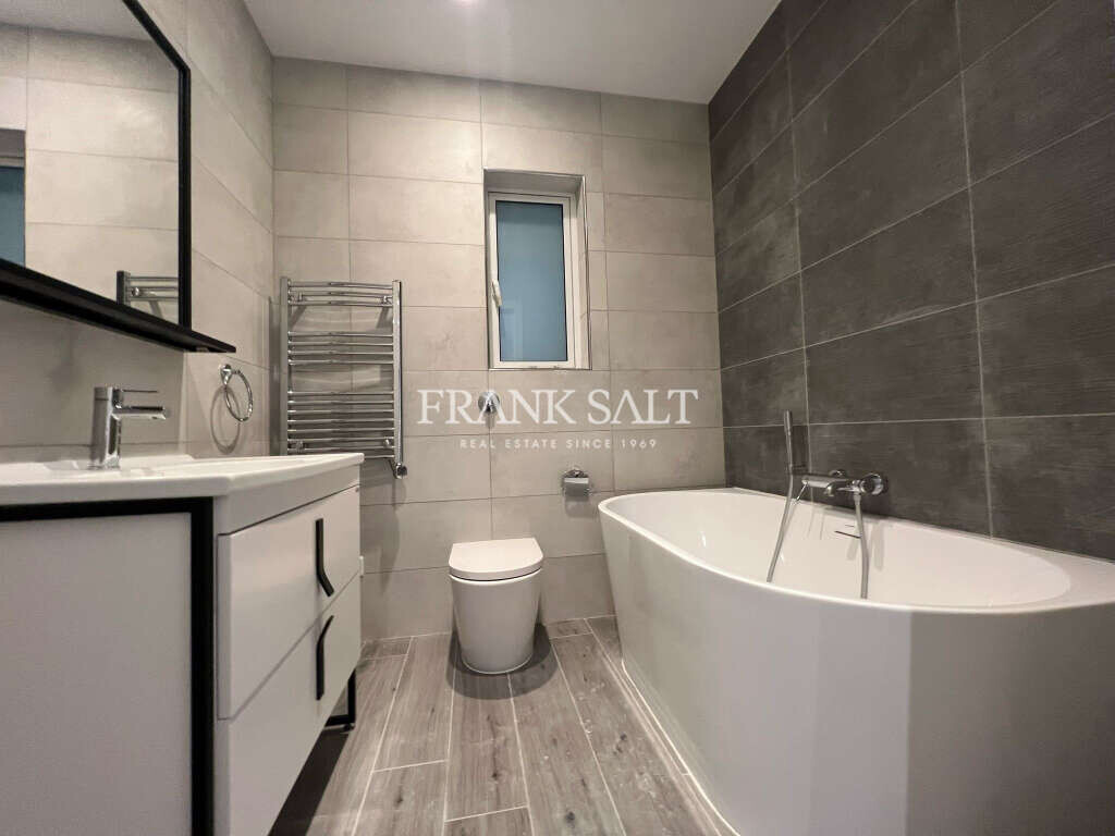 St Julians, 2 Bedrooms Bedrooms, ,1 BathroomBathrooms,For Sale,FRSA-918796