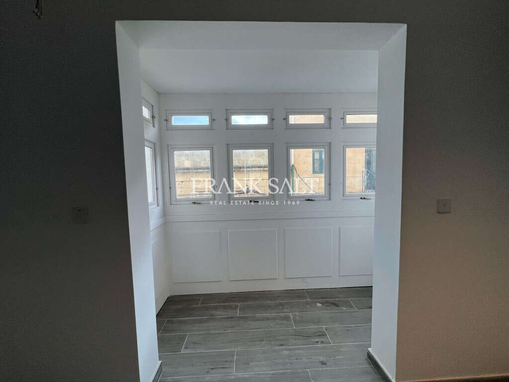 St Julians, 2 Bedrooms Bedrooms, ,1 BathroomBathrooms,For Sale,FRSA-918796