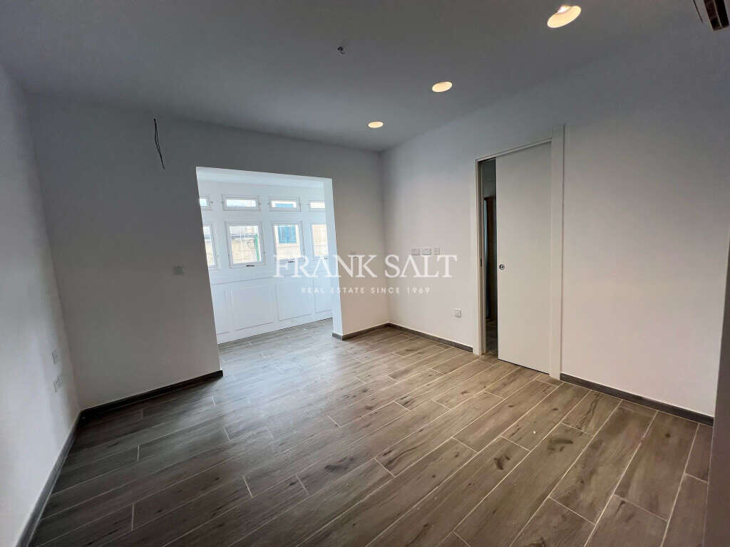 St Julians, 2 Bedrooms Bedrooms, ,1 BathroomBathrooms,For Sale,FRSA-918796