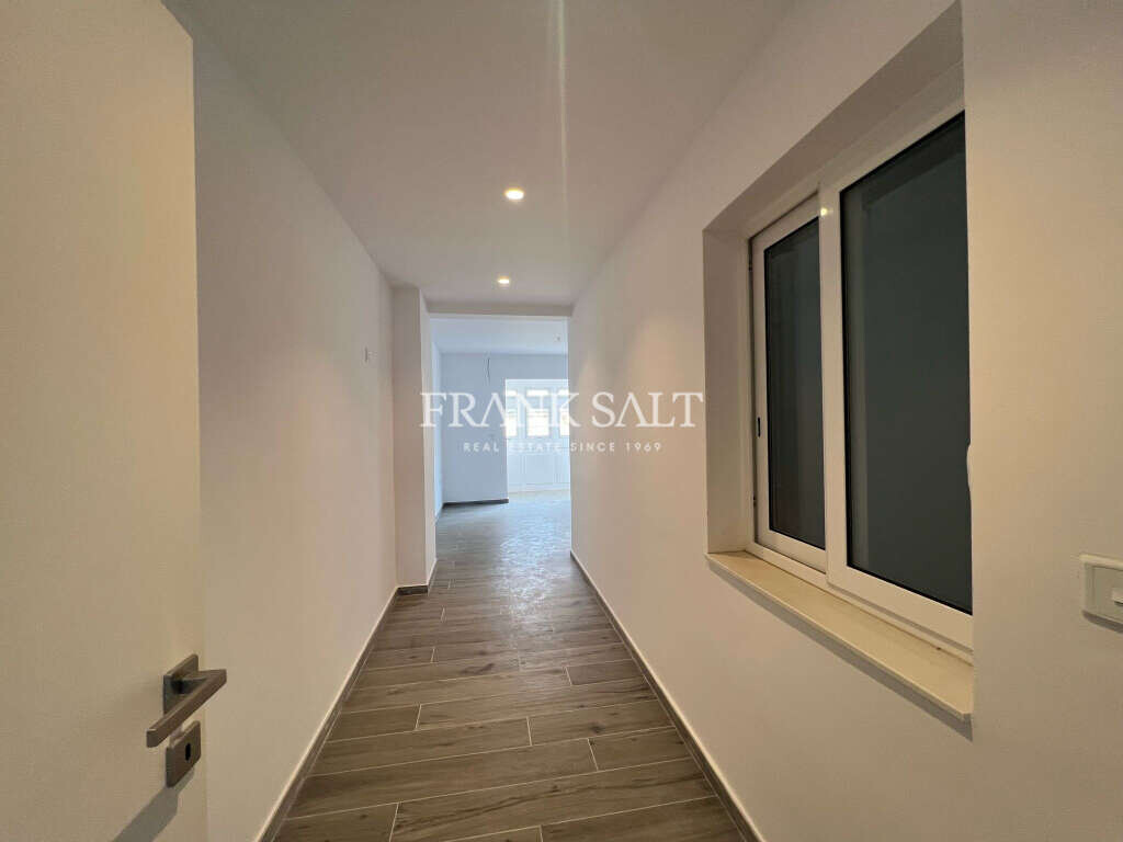 St Julians, 2 Bedrooms Bedrooms, ,1 BathroomBathrooms,For Sale,FRSA-918796