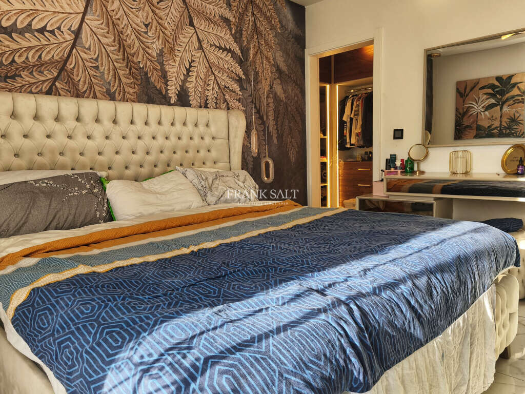 Gzira, 2 Bedrooms Bedrooms, ,1 BathroomBathrooms,For Sale,FRSA-918658