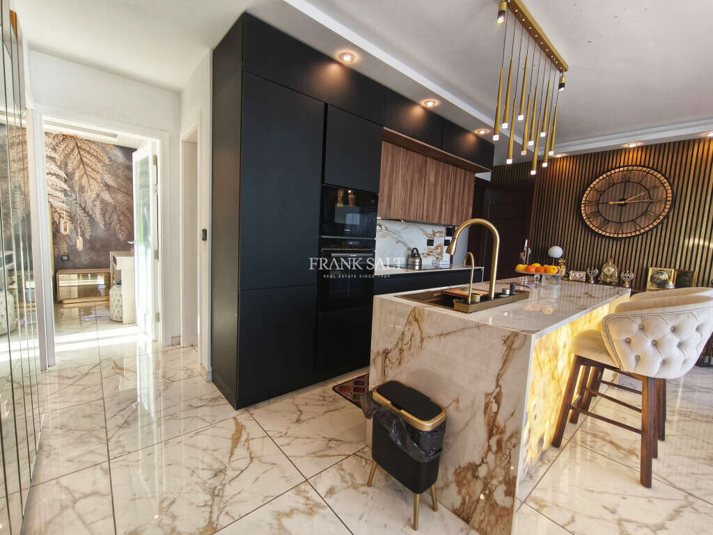 Gzira, 2 Bedrooms Bedrooms, ,1 BathroomBathrooms,For Sale,FRSA-918658