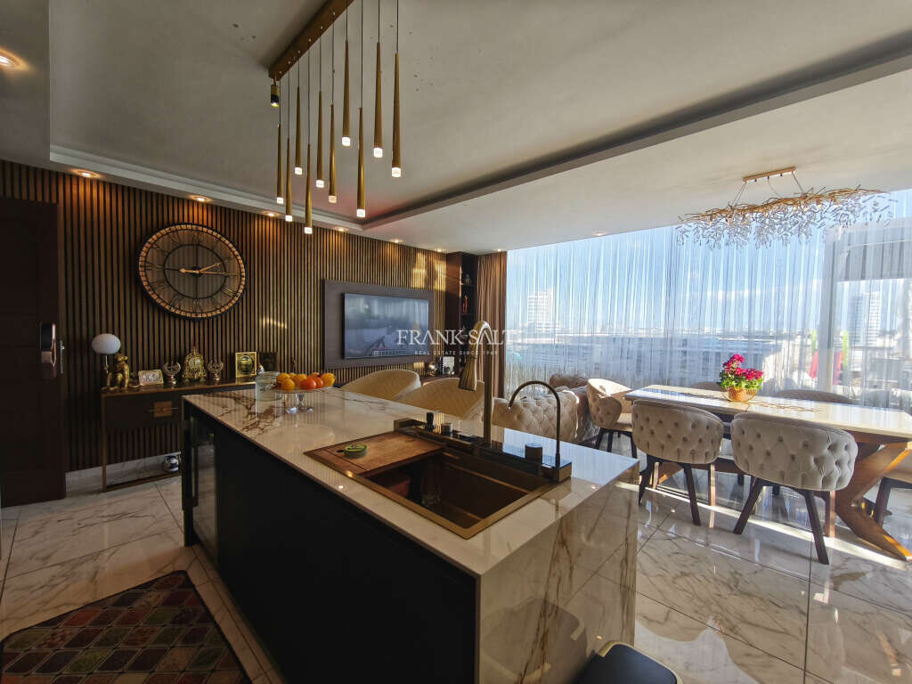 Gzira, 2 Bedrooms Bedrooms, ,1 BathroomBathrooms,For Sale,FRSA-918658