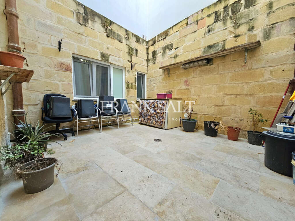 Zebbug, 7 Bedrooms Bedrooms, ,8 BathroomsBathrooms,For Sale,FRSA-918699