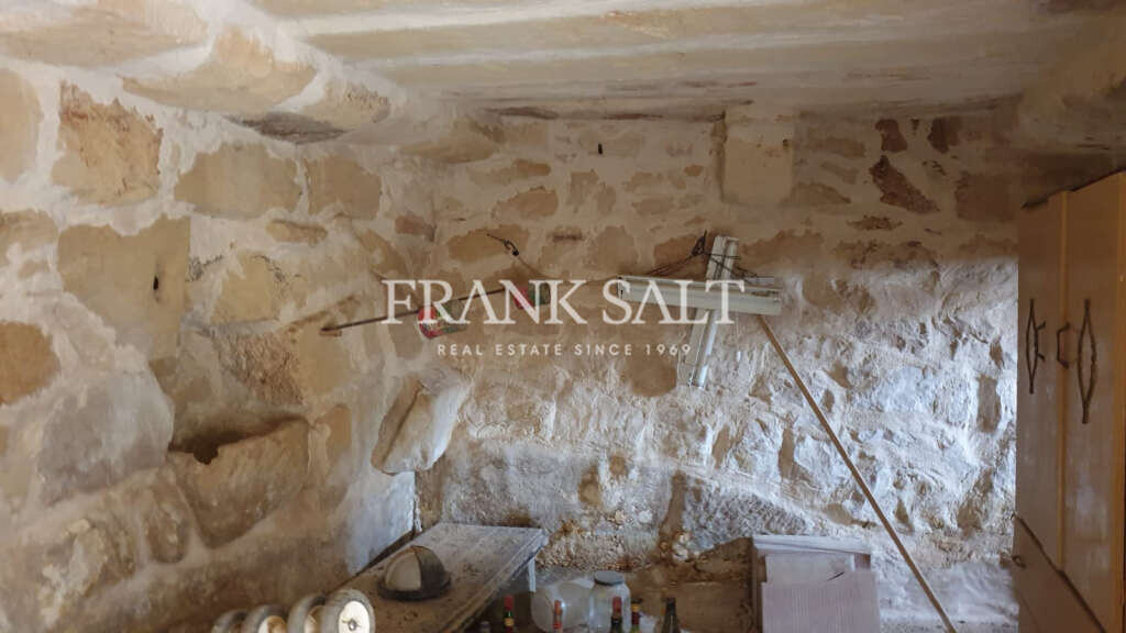 Qrendi, ,1 BathroomBathrooms,For Sale,FRSA-918473