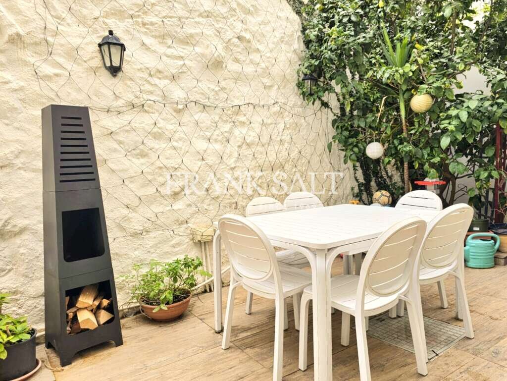 Sliema, 2 Bedrooms Bedrooms, ,For Sale,FRSA-918595