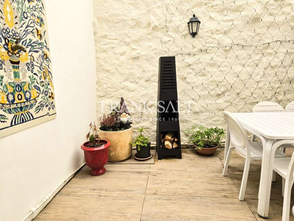 Sliema, 2 Bedrooms Bedrooms, ,For Sale,FRSA-918595