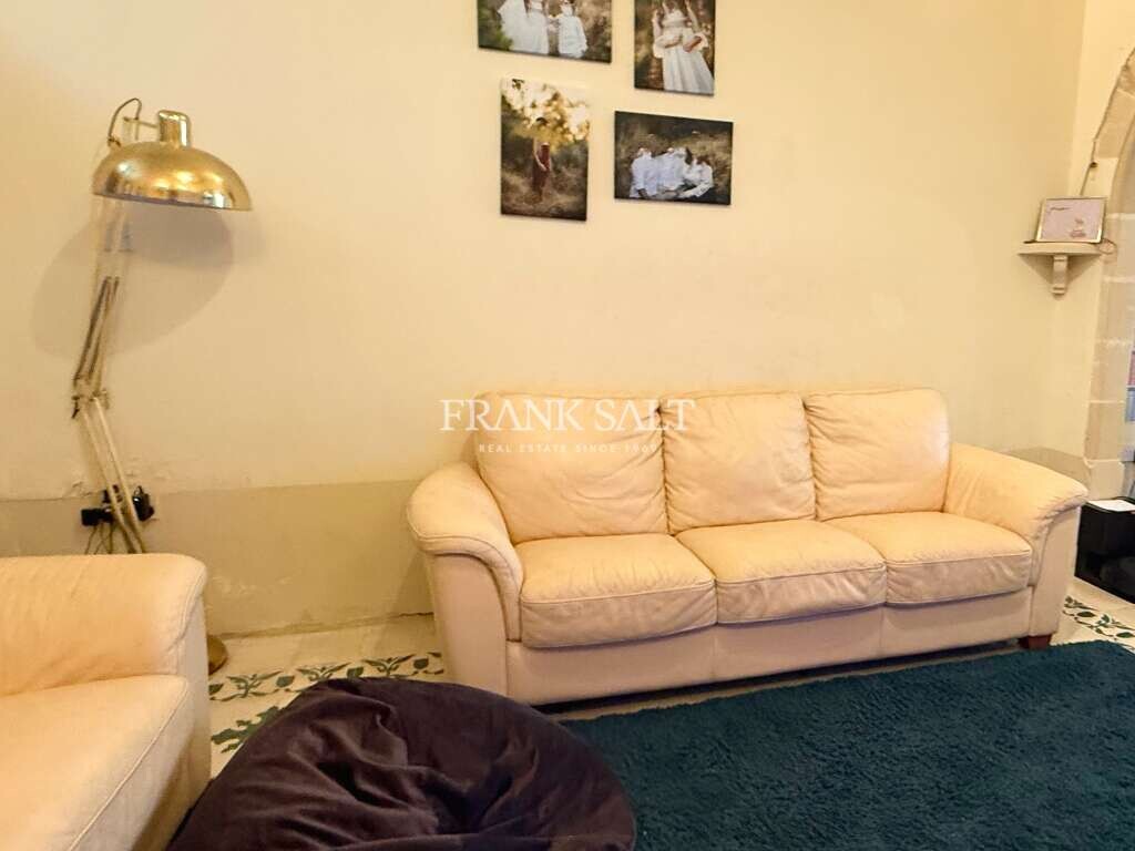 Sliema, 2 Bedrooms Bedrooms, ,For Sale,FRSA-918595