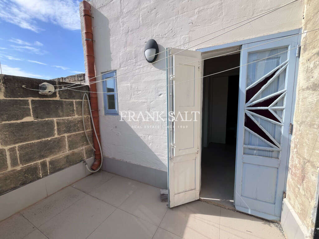Munxar, Gozo, 2 Bedrooms Bedrooms, ,For Sale,FRSA-918579