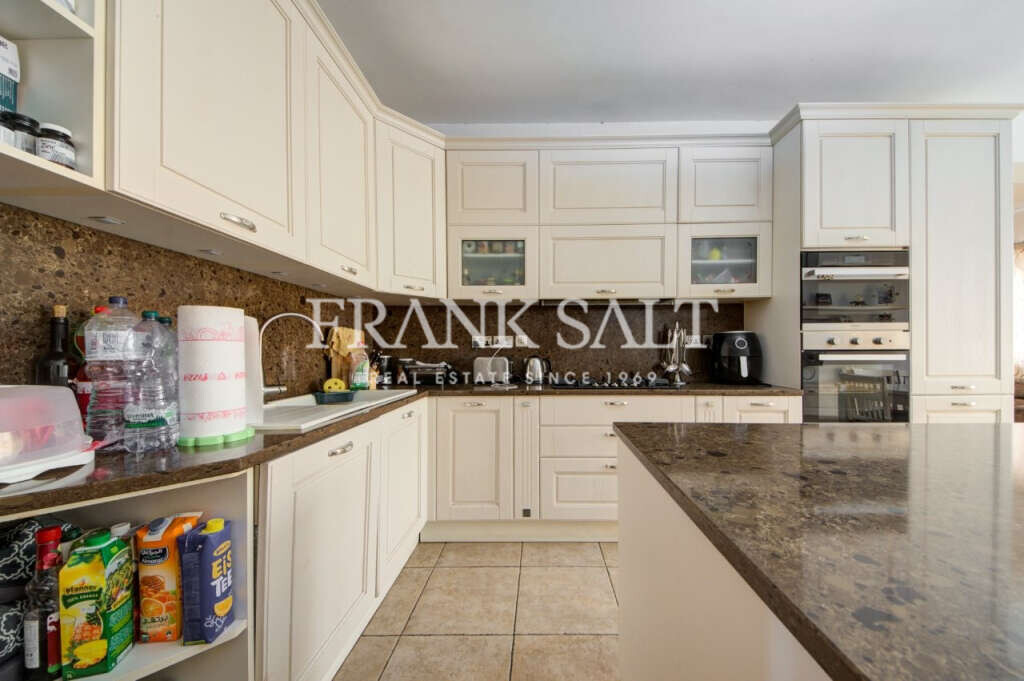 Birkirkara, 3 Bedrooms Bedrooms, ,3 BathroomsBathrooms,For Sale,FRSA-917617