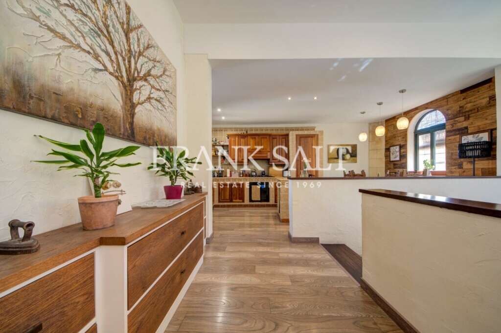 Victoria, Gozo, 3 Bedrooms Bedrooms, ,1 BathroomBathrooms,For Sale,FRSA-918034