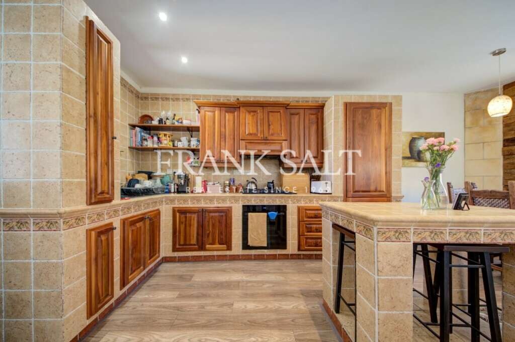 Victoria, Gozo, 3 Bedrooms Bedrooms, ,1 BathroomBathrooms,For Sale,FRSA-918034