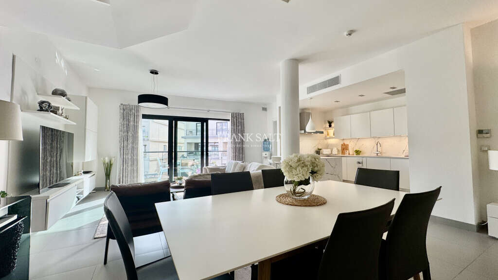 Pender Gardens, 3 Bedrooms Bedrooms, ,1 BathroomBathrooms,For Sale,FRSA-045858