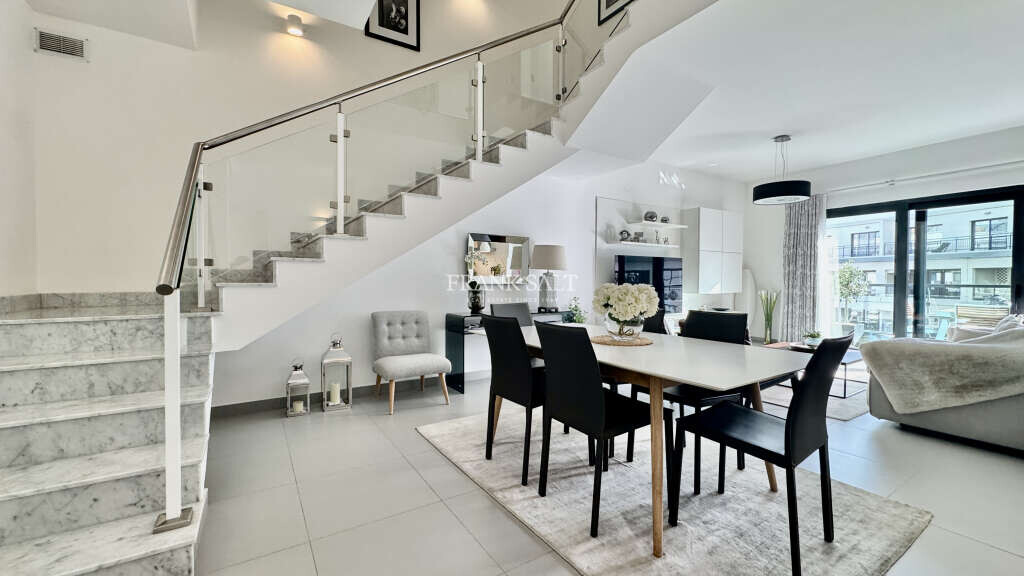 Pender Gardens, 3 Bedrooms Bedrooms, ,1 BathroomBathrooms,For Sale,FRSA-045858