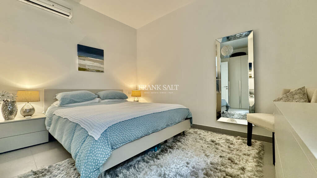 Pender Gardens, 3 Bedrooms Bedrooms, ,1 BathroomBathrooms,For Sale,FRSA-045858