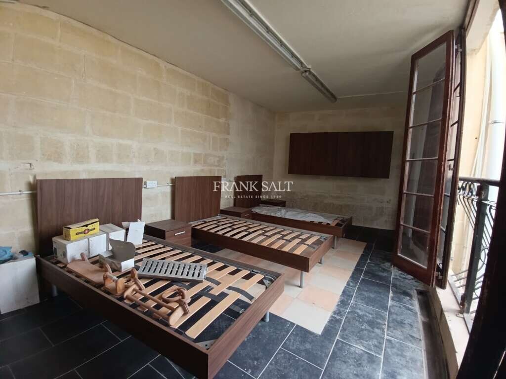 Qormi, 4 Bedrooms Bedrooms, ,3 BathroomsBathrooms,For Sale,FRSA-428189