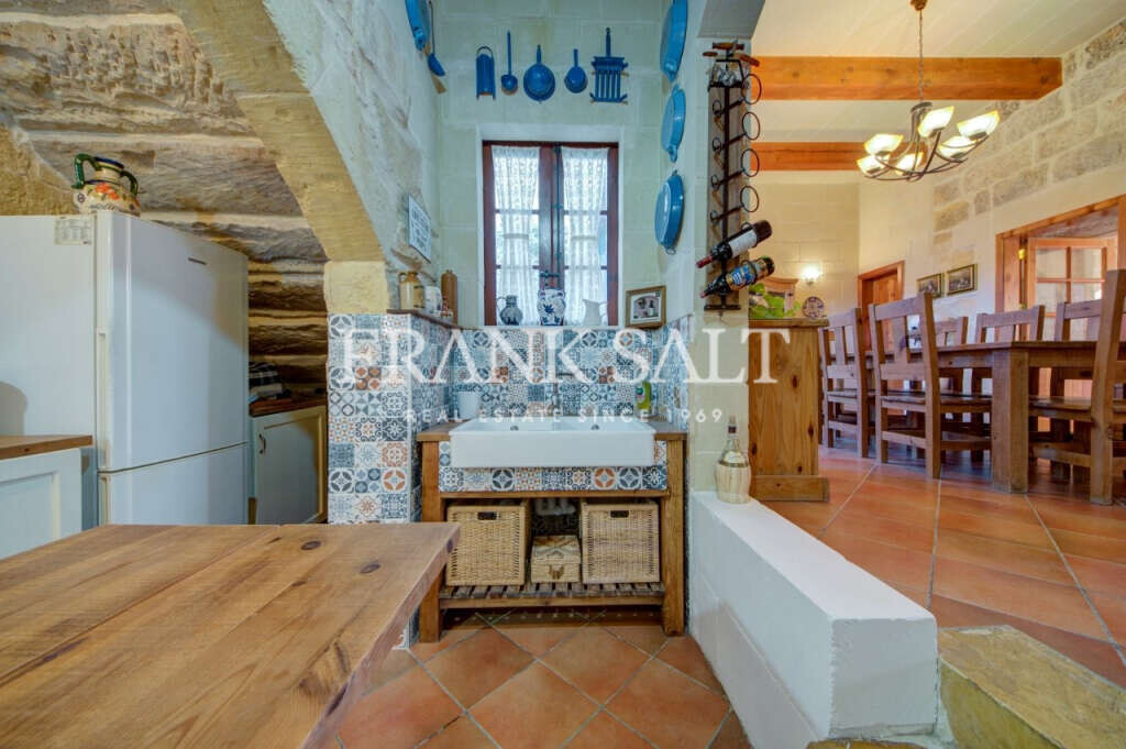 Xaghra, Gozo, 4 Bedrooms Bedrooms, ,For Sale,FRSA-918230