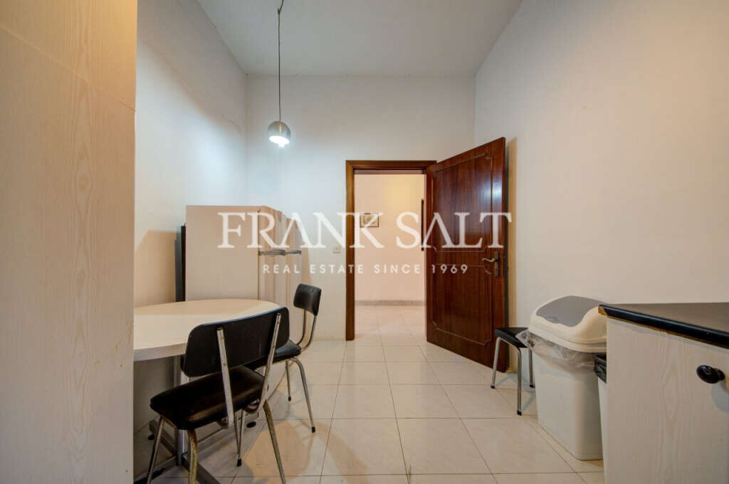 Sliema, 4 Bedrooms Bedrooms, ,1 BathroomBathrooms,For Sale,FRSA-323942