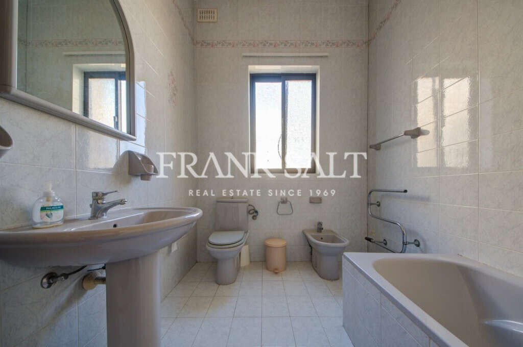 Sliema, 4 Bedrooms Bedrooms, ,1 BathroomBathrooms,For Sale,FRSA-323942