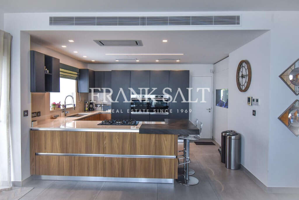 St Pauls Bay, 3 Bedrooms Bedrooms, ,1 BathroomBathrooms,For Sale,FRSA-917805