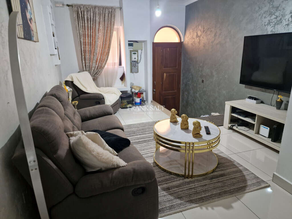 Siggiewi, 3 Bedrooms Bedrooms, ,1 BathroomBathrooms,For Sale,FRSA-917494