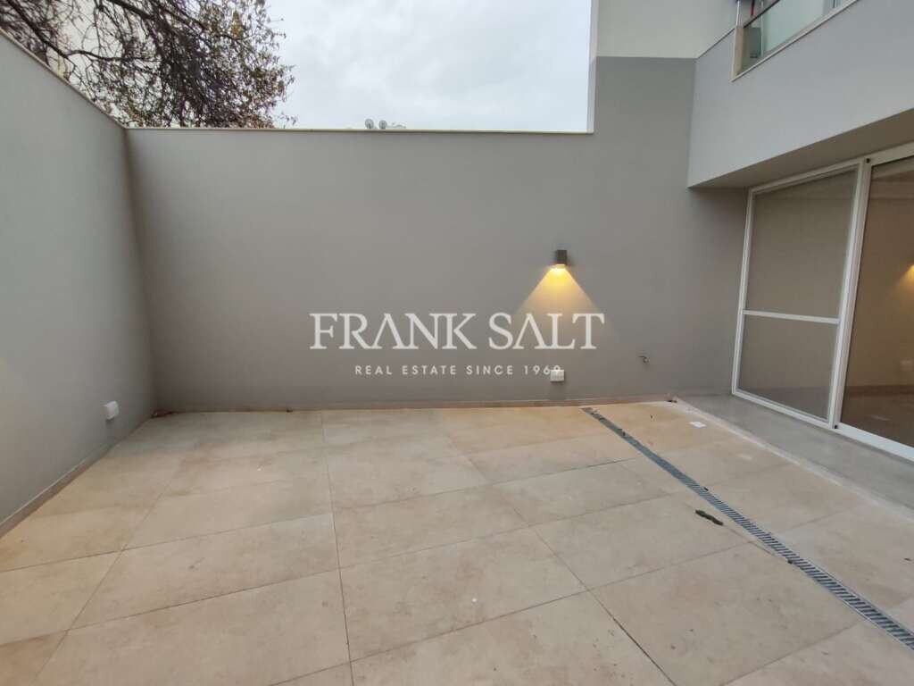 Ta' Xbiex, 2 Bedrooms Bedrooms, ,2 BathroomsBathrooms,For Sale,FRSA-917493