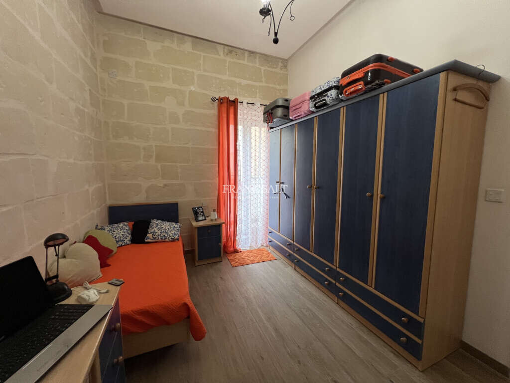 Hamrun, 3 Bedrooms Bedrooms, ,2 BathroomsBathrooms,For Sale,FRSA-323966