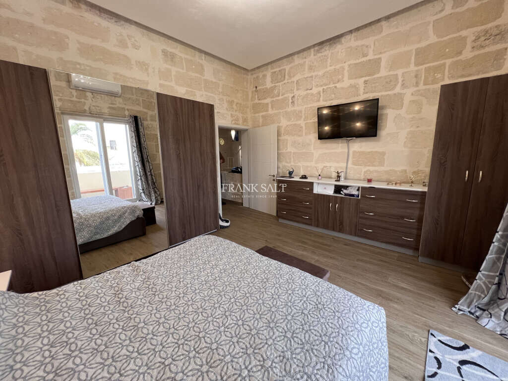 Hamrun, 3 Bedrooms Bedrooms, ,2 BathroomsBathrooms,For Sale,FRSA-323966