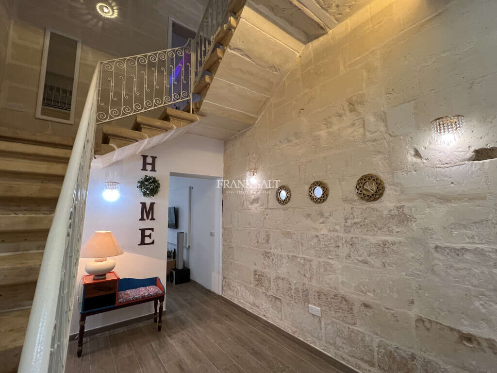 Hamrun, 3 Bedrooms Bedrooms, ,2 BathroomsBathrooms,For Sale,FRSA-323966