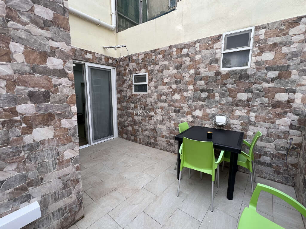 Hamrun, 3 Bedrooms Bedrooms, ,2 BathroomsBathrooms,For Sale,FRSA-323966