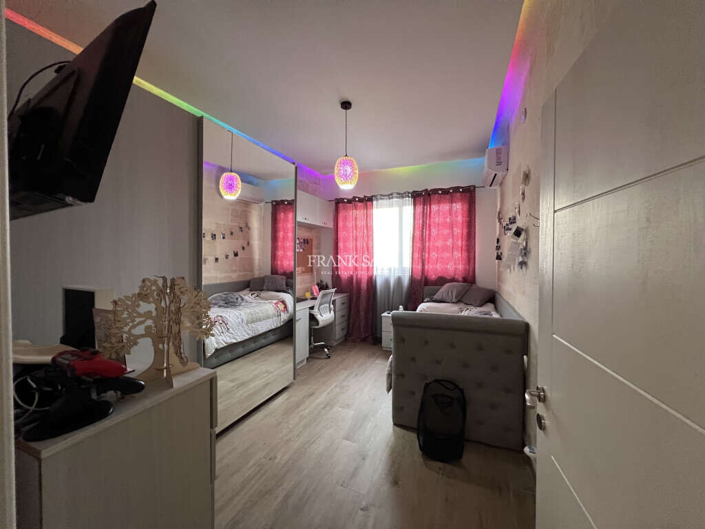 Hamrun, 3 Bedrooms Bedrooms, ,2 BathroomsBathrooms,For Sale,FRSA-323966