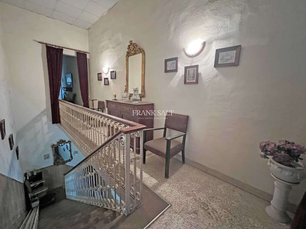 Santa Venera, 2 Bedrooms Bedrooms, ,1 BathroomBathrooms,For Sale,FRSA-426090