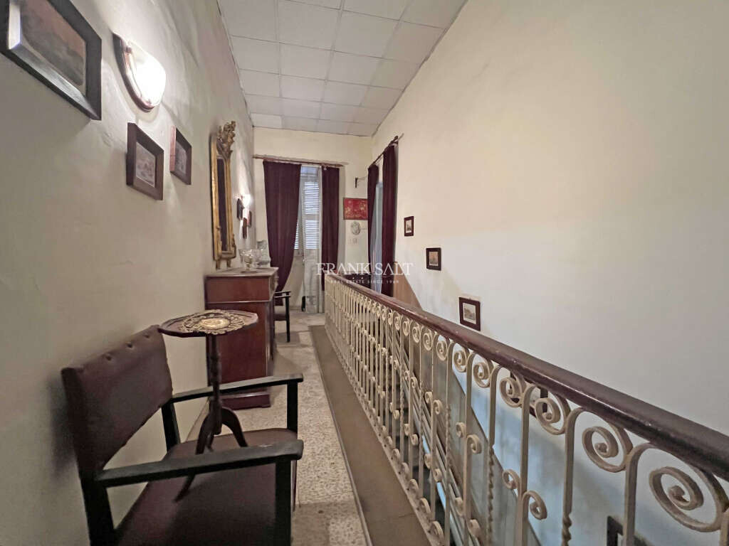 Santa Venera, 2 Bedrooms Bedrooms, ,1 BathroomBathrooms,For Sale,FRSA-426090