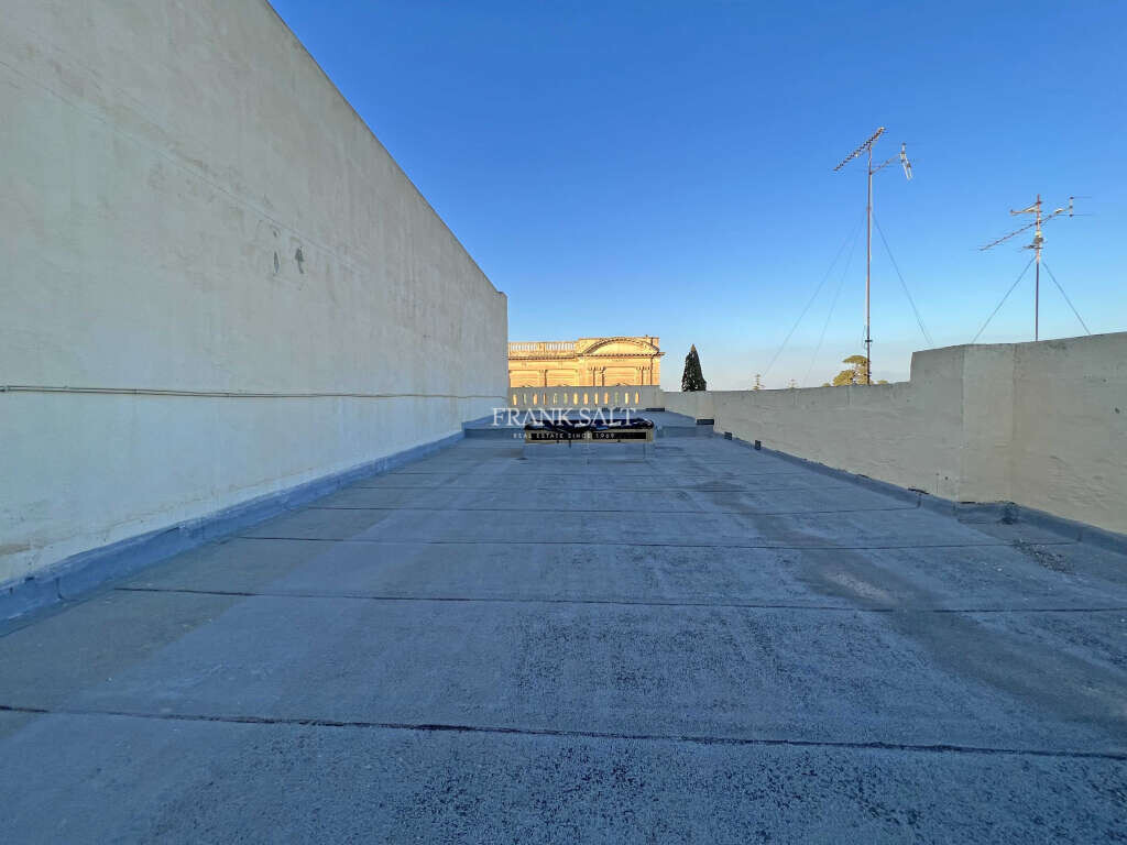 Santa Venera, 2 Bedrooms Bedrooms, ,1 BathroomBathrooms,For Sale,FRSA-426090