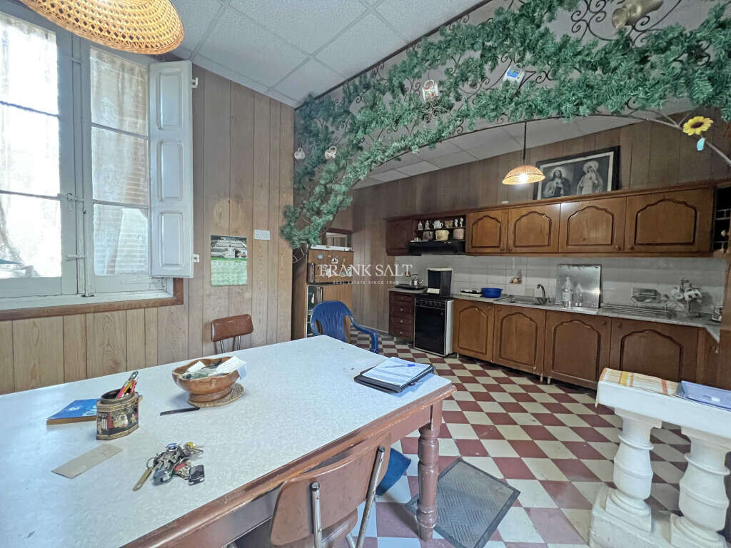 Santa Venera, 2 Bedrooms Bedrooms, ,1 BathroomBathrooms,For Sale,FRSA-426090