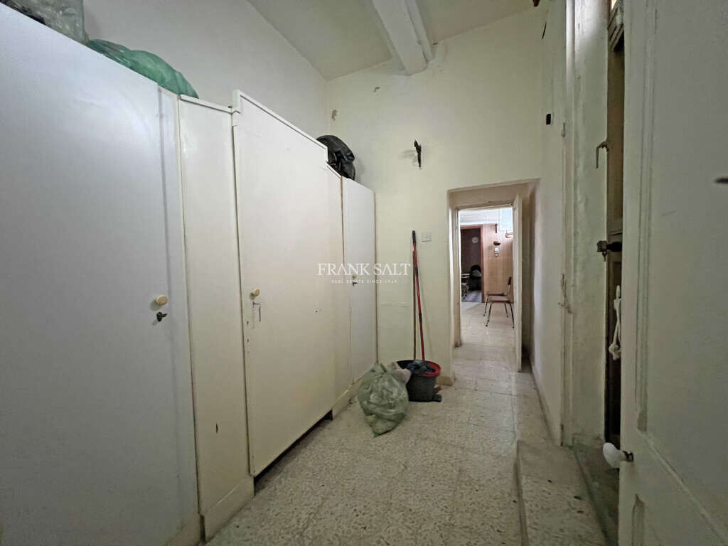 Santa Venera, 2 Bedrooms Bedrooms, ,1 BathroomBathrooms,For Sale,FRSA-426090