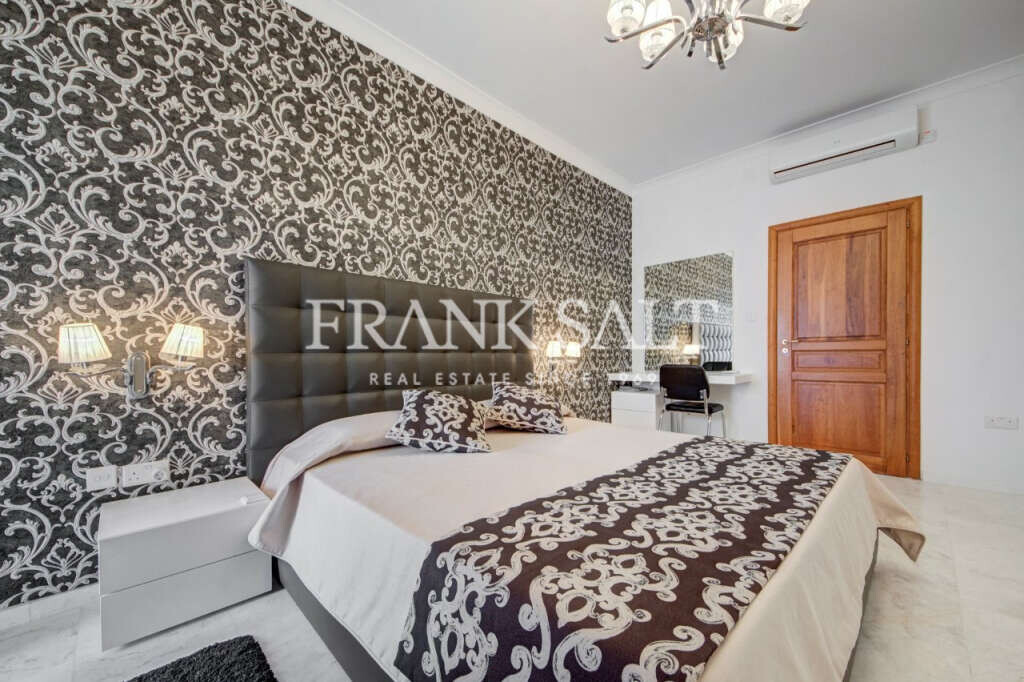 St Pauls Bay, 3 Bedrooms Bedrooms, ,1 BathroomBathrooms,For Sale,FRSA-621306