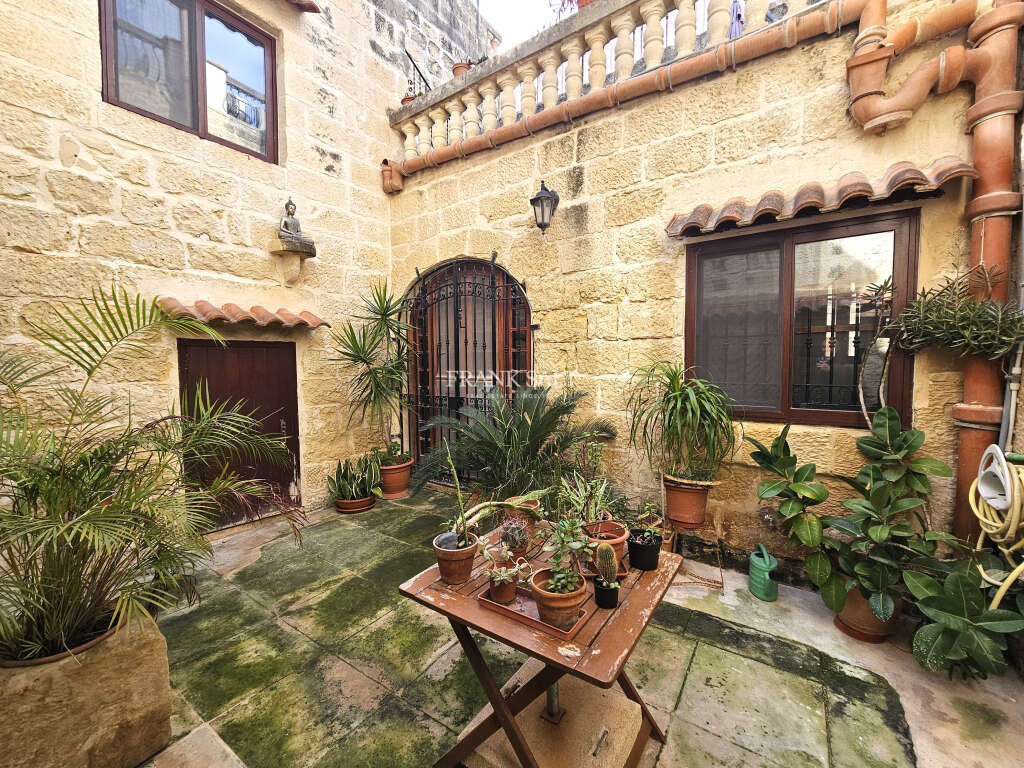 Mosta, 3 Bedrooms Bedrooms, ,3 BathroomsBathrooms,For Sale,FRSA-428324