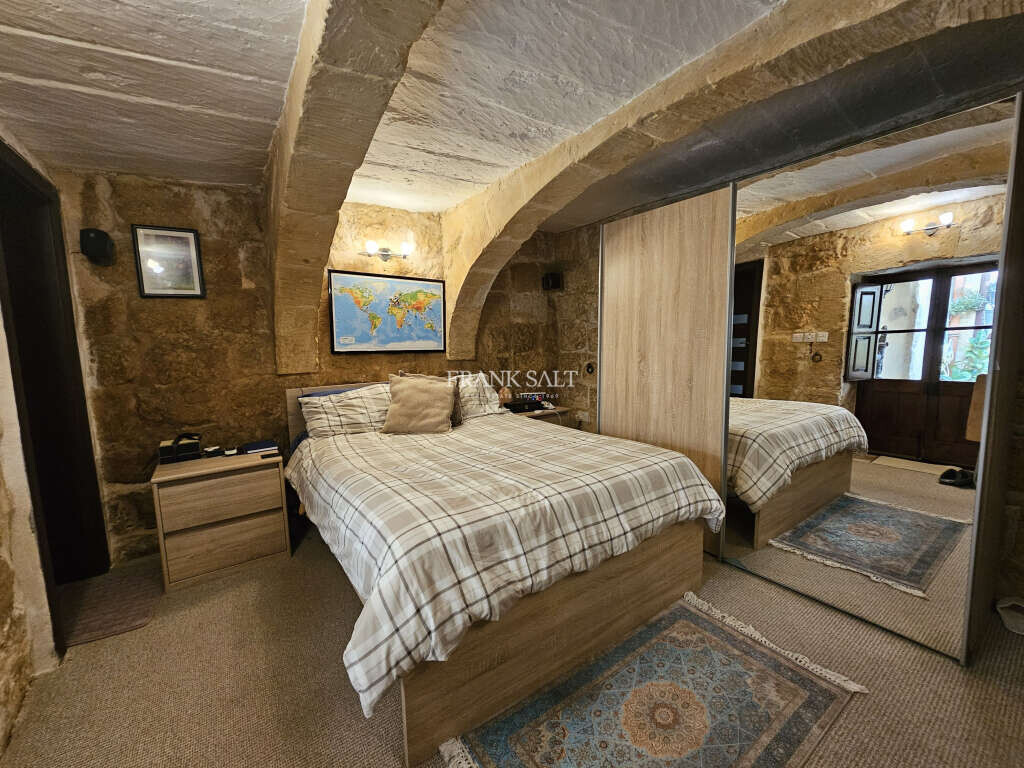 Mosta, 3 Bedrooms Bedrooms, ,3 BathroomsBathrooms,For Sale,FRSA-428324