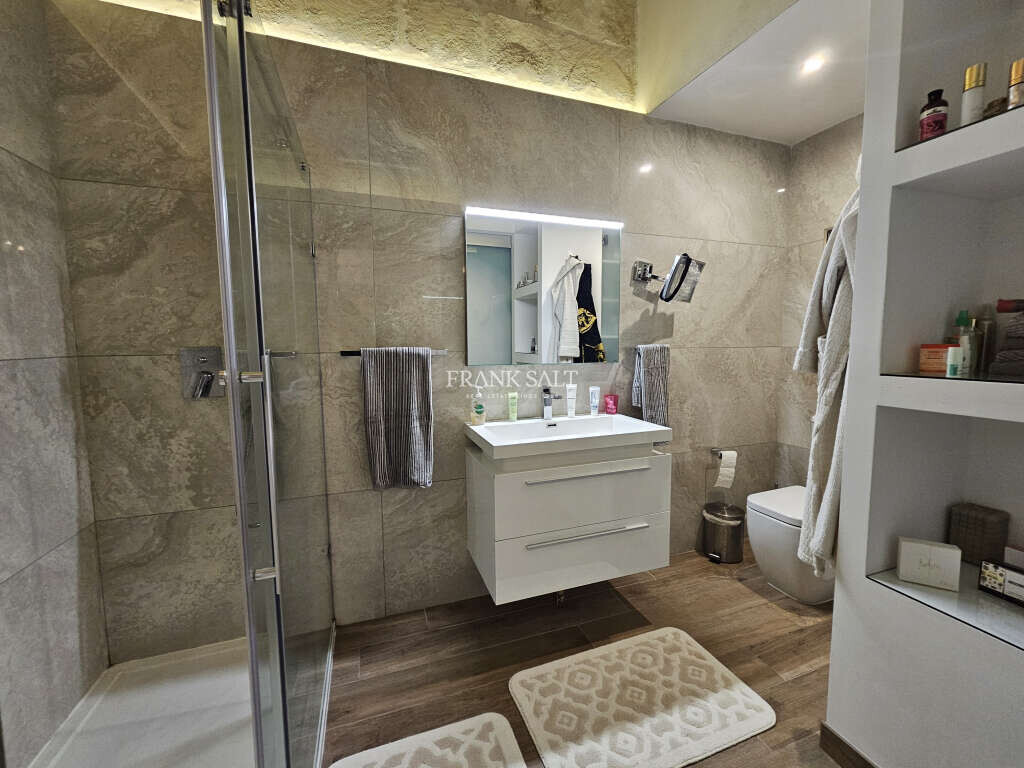 Mosta, 3 Bedrooms Bedrooms, ,3 BathroomsBathrooms,For Sale,FRSA-428324